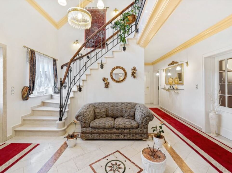 Traumvilla in Top Lage: 6 Zimmer, Garten, Swimmingpool und Terrasse