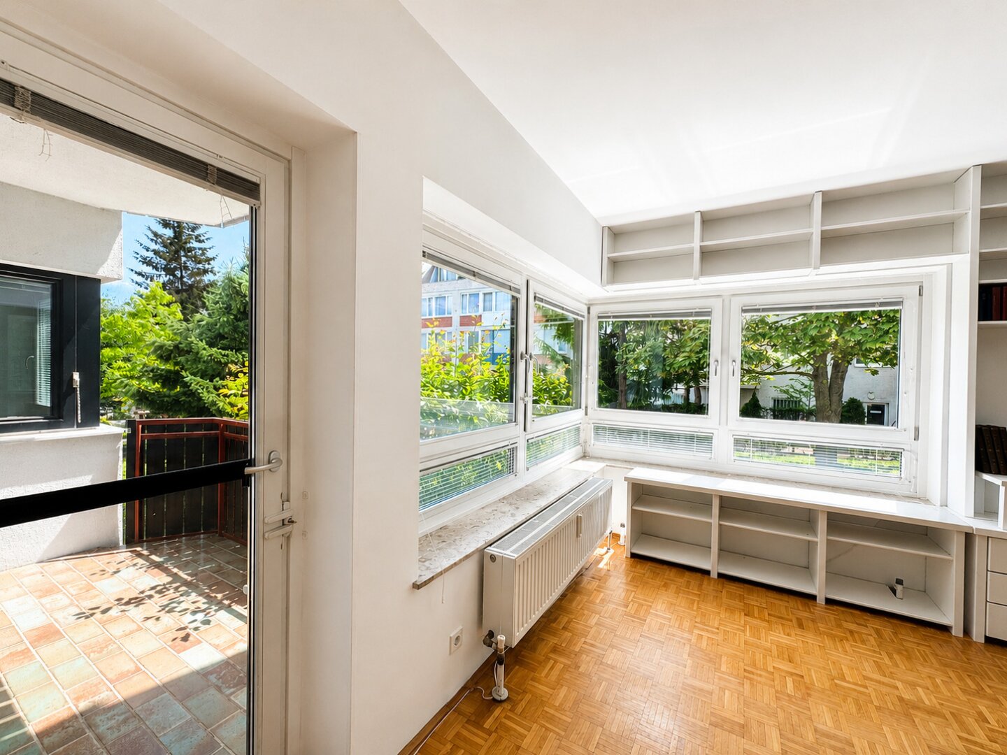 Eleganz trifft Grünruhelage – Großzügige 4-Zimmer-Wohnung mit Freifläche in begehrter Währinger Bestlage