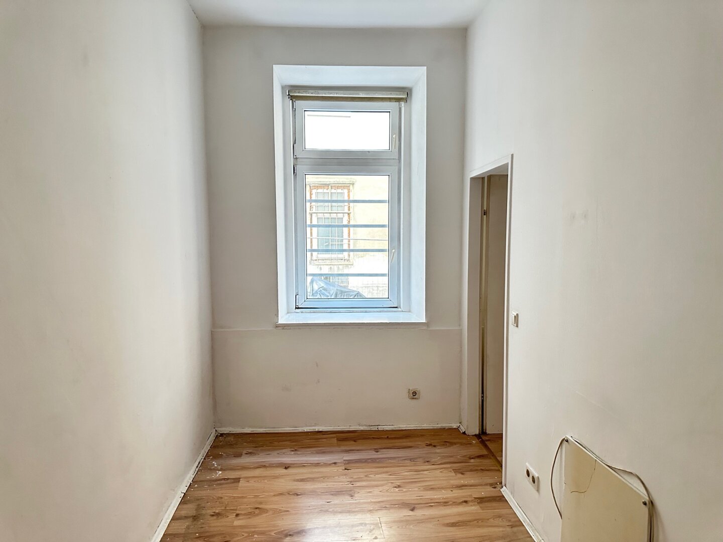 Renovierungsbedürftige helle Wohnung bei WU/MESSE/PRATER