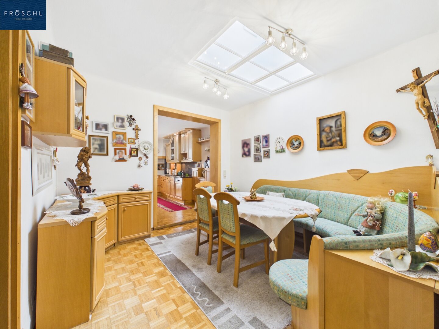 Historisches Wohnhaus mit großzügiger Nutzfläche und privatem Garten im Herzen des Stadtzentrums