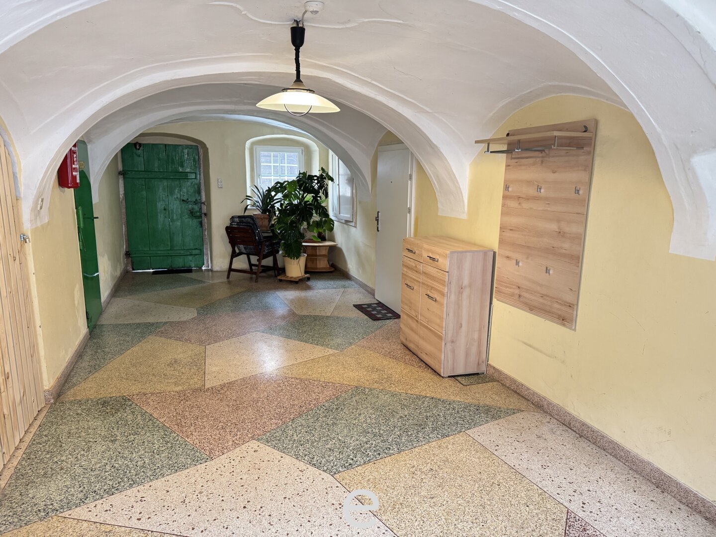 Neu renovierte 3 -Zimmer-EG-Mietwohnung im gepflegten Vierkanthof in Alkoven/Straßham