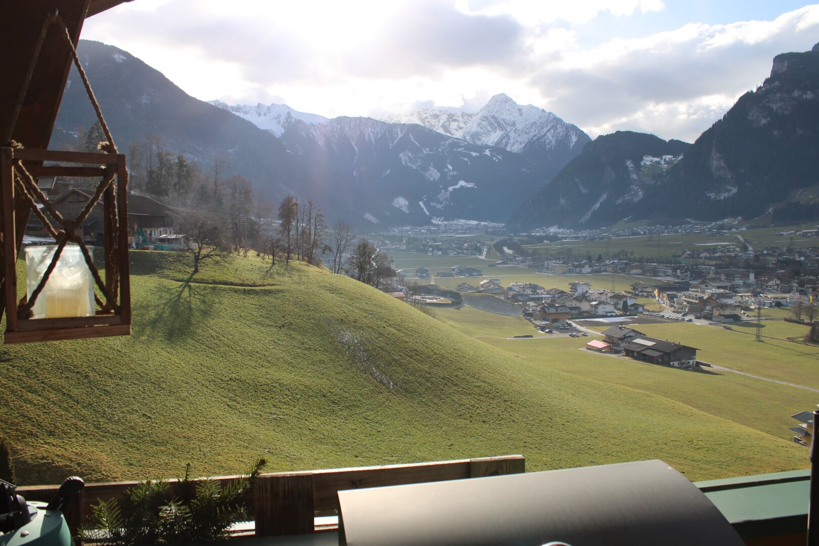 Exclusive Dachgeschosswohnung mit traumhafter Panoramaaussicht im Zillertal!