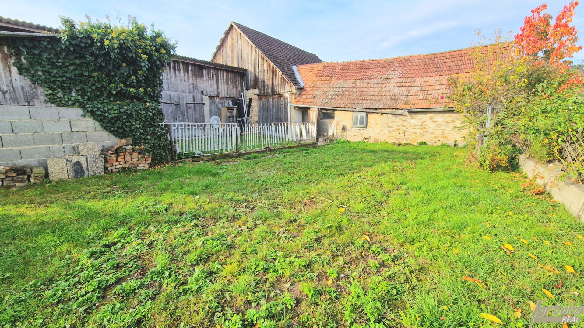 Top Grundstück mit Nebengebäuden, Garagen und Abbruchhaus