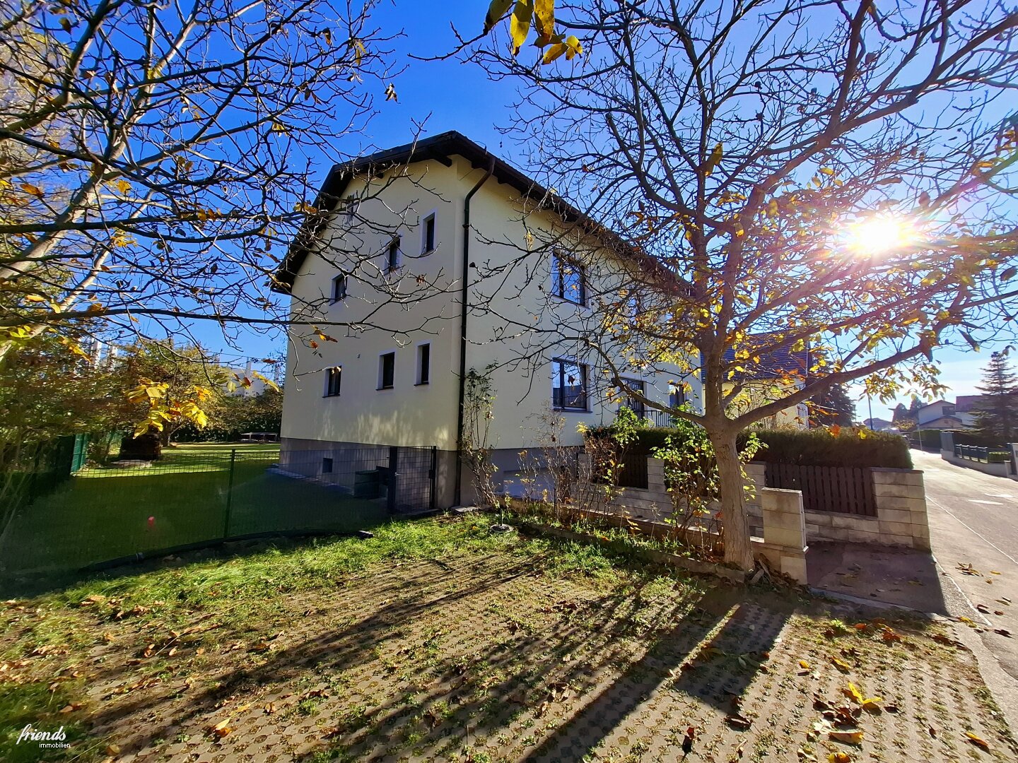 Großzügiges MFH in Wiener Neudorf - Viel Platz und Komfort für die ganze Familie, inkl. Garten und Garage!