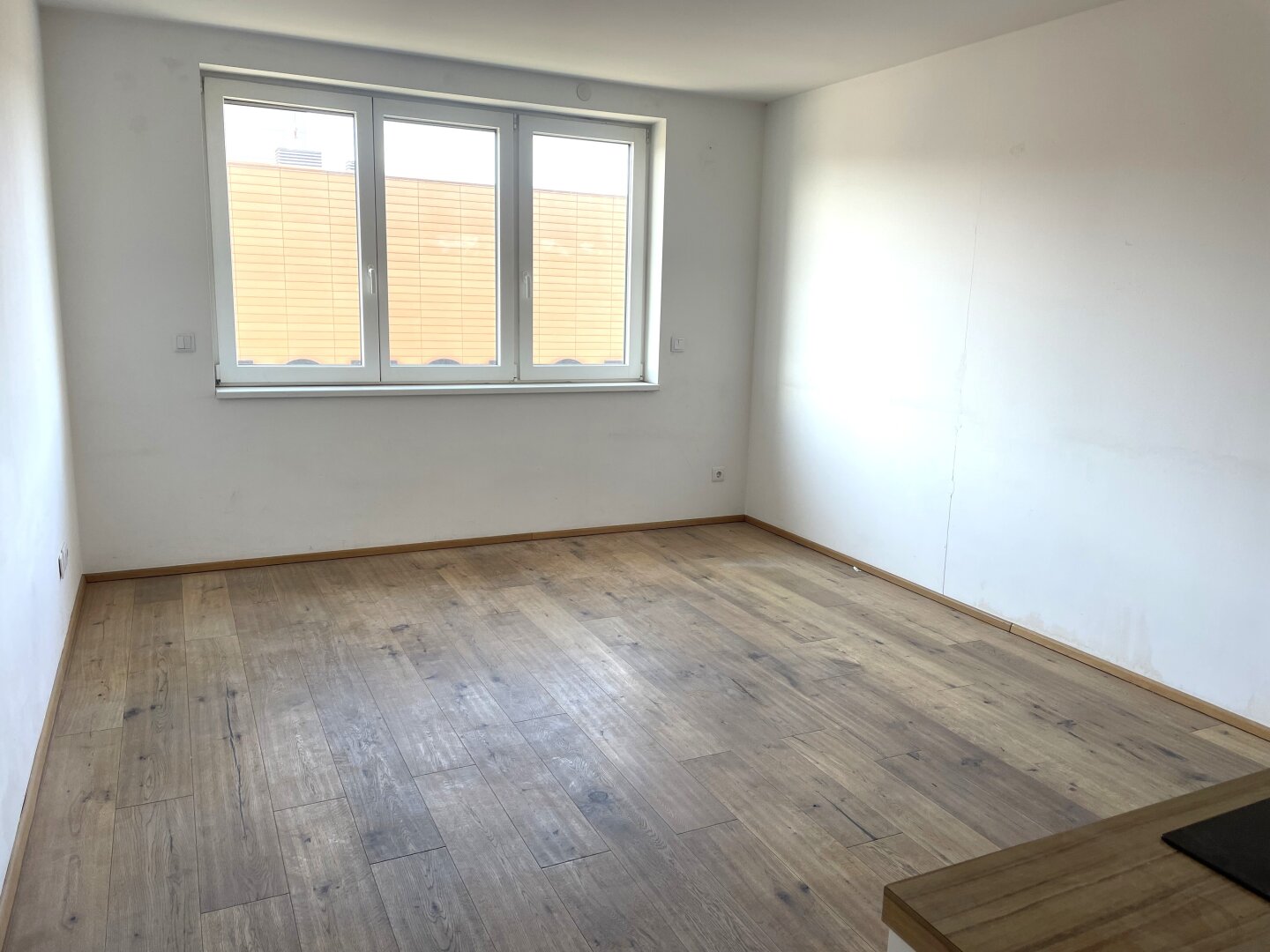 Neubaugürtel ERSTBEZUG NACH SANIERUNG  vis a vis U-Bahnlinie Burggasse-Stadthalle!