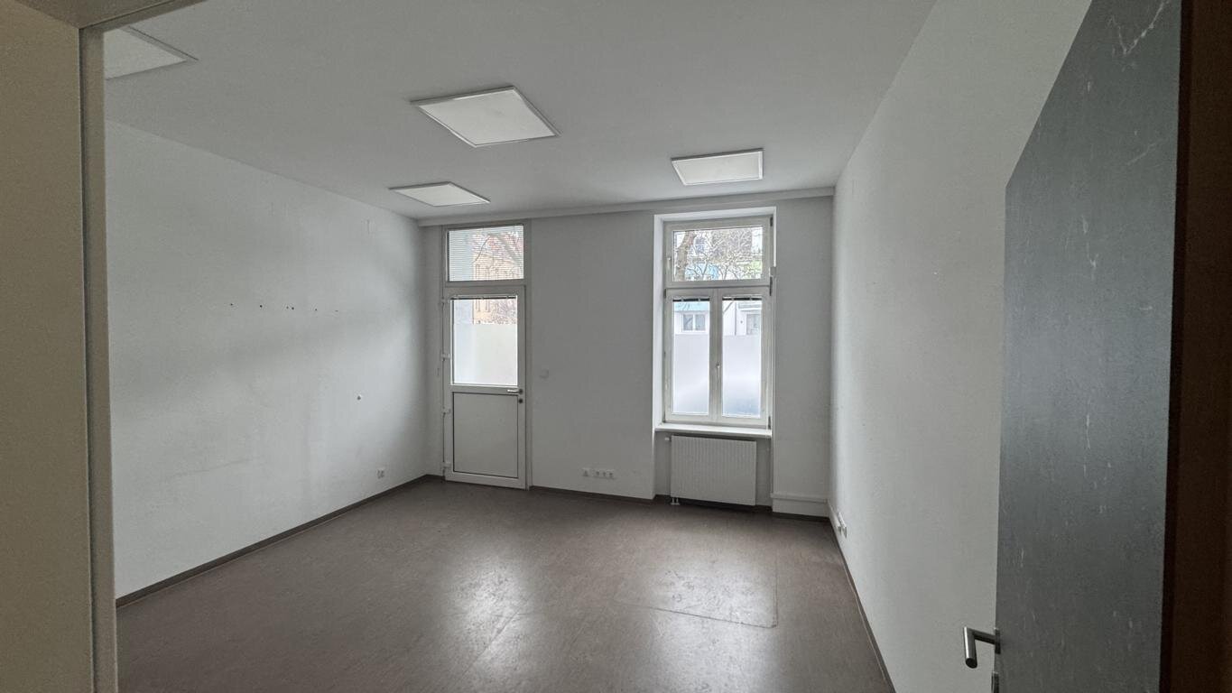 Büro und Wohnung im Wohnungseigentum - Erdgeschoßlage mit zwei Eingängen für vielfältige Nutzung