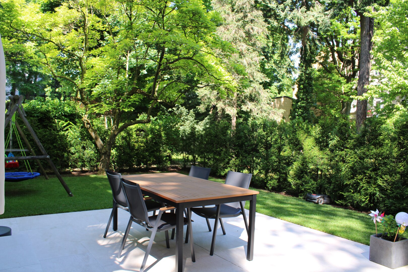 Gartentraum in Hietzing: Traumhafte 4-Zimmer-Gartenwohnung mit Terrasse & Tiefgarage