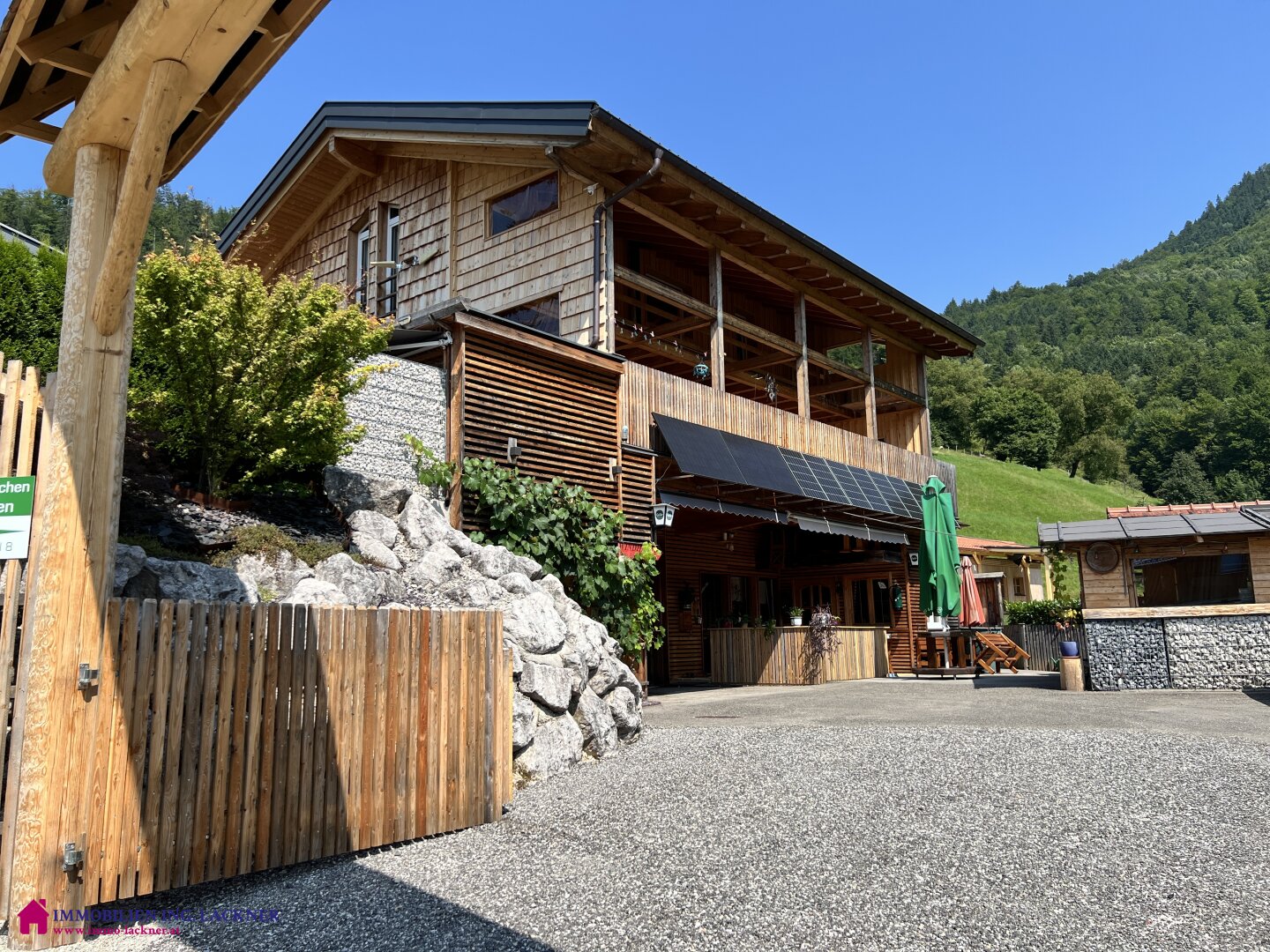 Ökologisches Wohnhaus über den Dächern von Bad Ischl - in erhöhter Ruhe- und Grünlage mit Ausblick