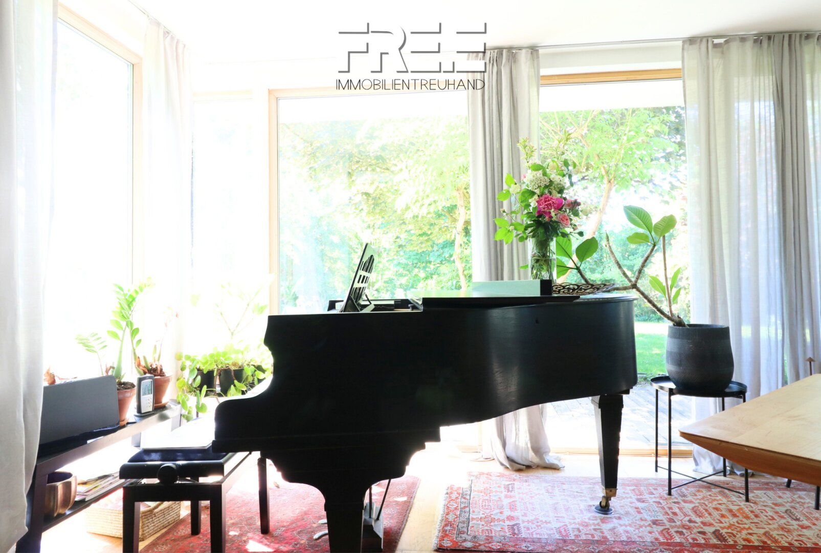 GRÜNES PARADIES | Großzügiger (Zweit-)Wohnsitz mit Pool, Sauna und viel Grün!