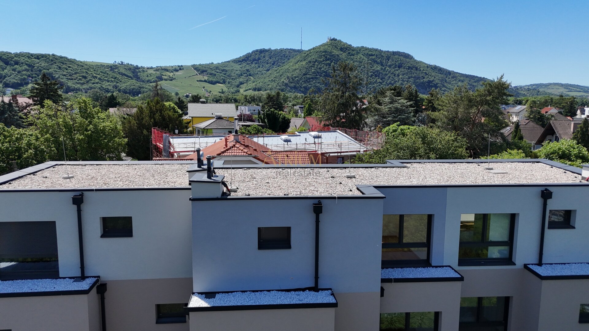 Reihenmittelhaus mit 5 Zimmer, Garten, 2 Terrassen – Erstbezug!