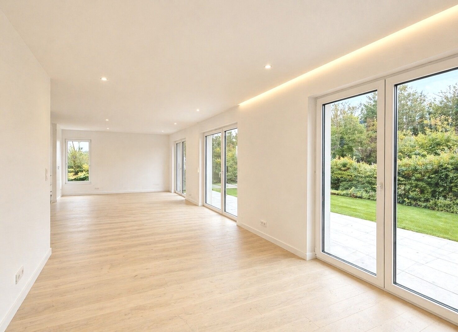 Erstbezug 2026: Gartenwohnung im Luxusprojekt mit Pool und Outdoorküche