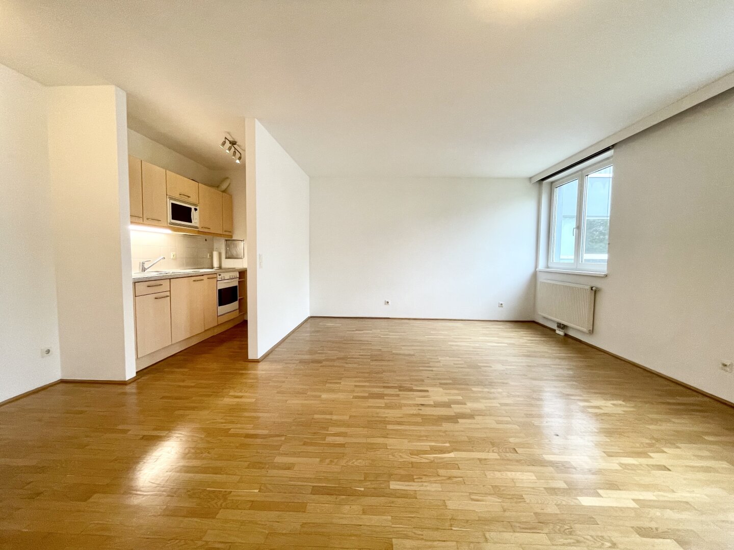 RUHIGE 1-ZIMMER-NEUBAU NAHE HANUSCH KRANKENHAUS