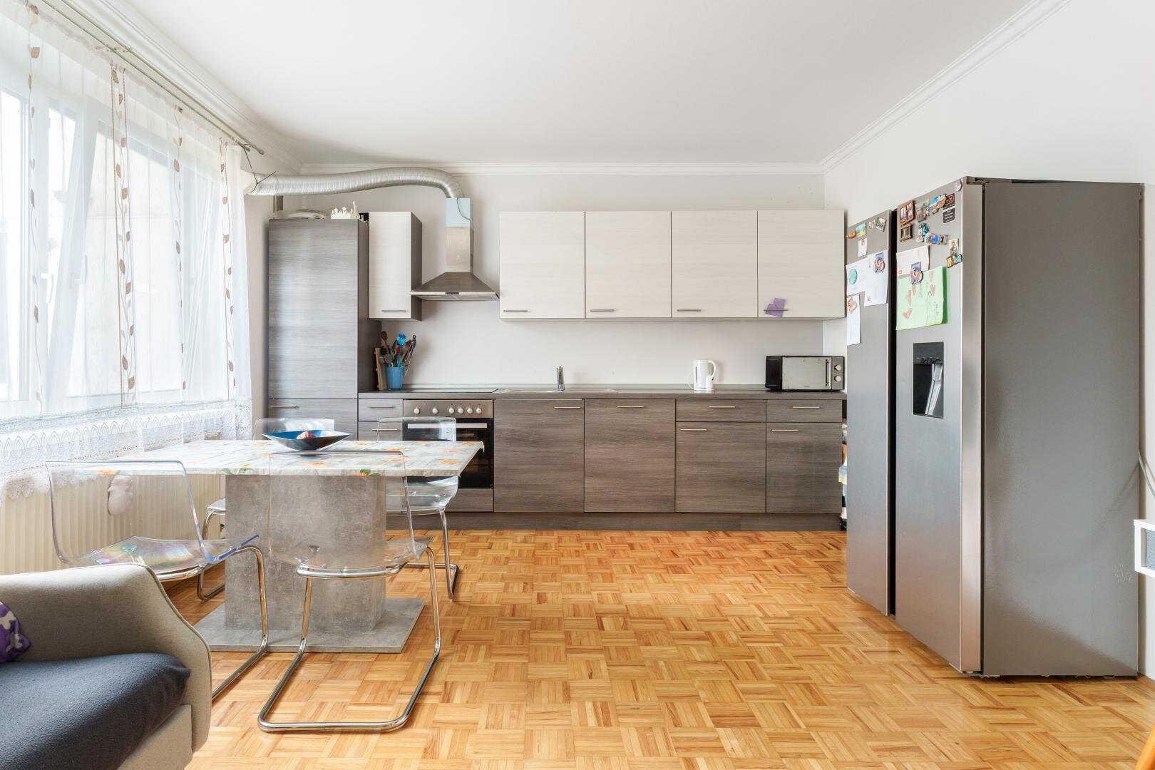 Familienwohnung in der Stadt – 4 Zimmer mit Balkon