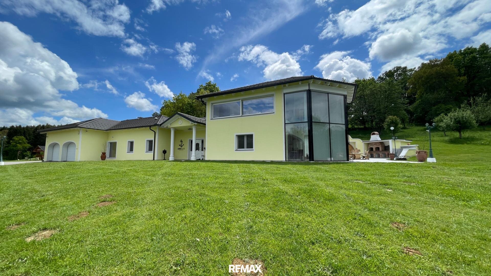 Einzigartiges Refugium - Luxus-Landgut in absoluter Alleinlage auf 6,3 Hektar in Litzelsdorf