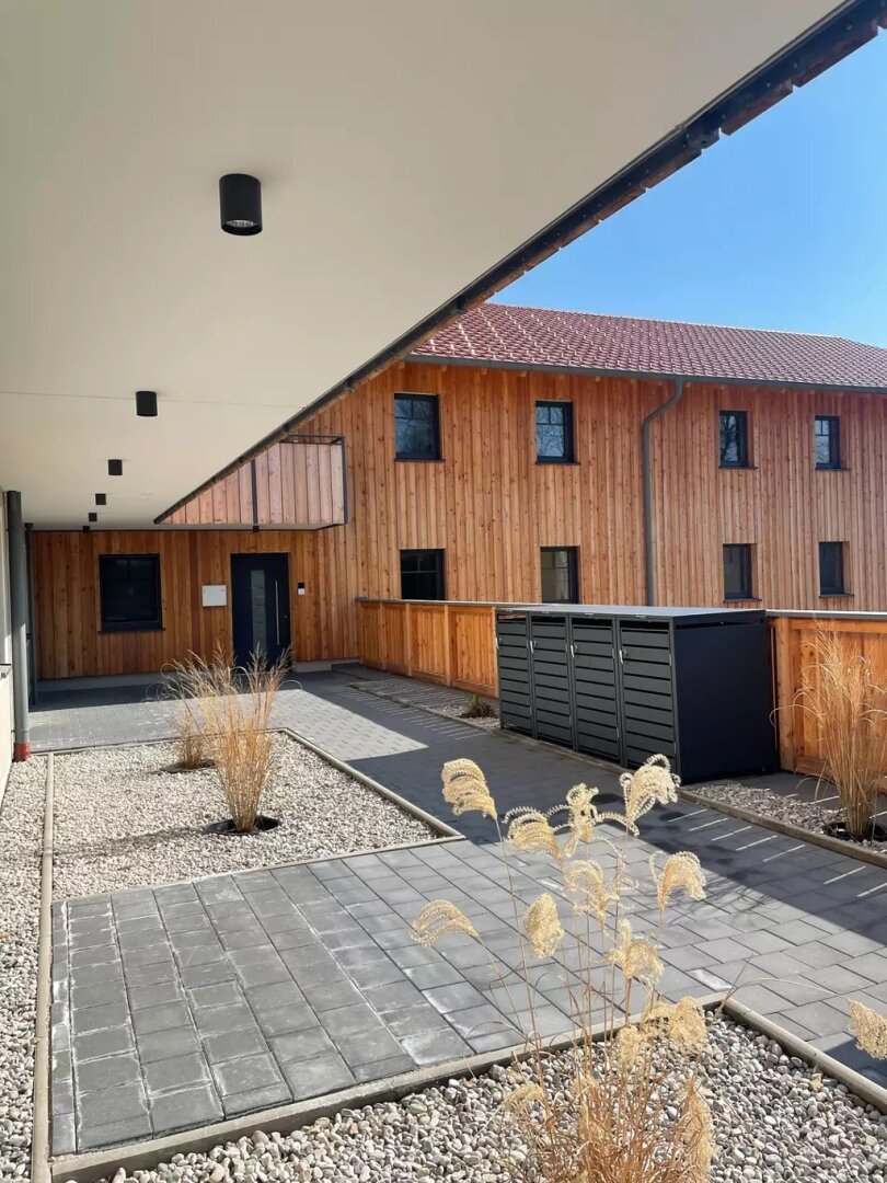 Moderne 3-Zimmer-Wohnung in Fridolfing: Erstbezug mit Balkon und Solarenergie! Provisionsfrei