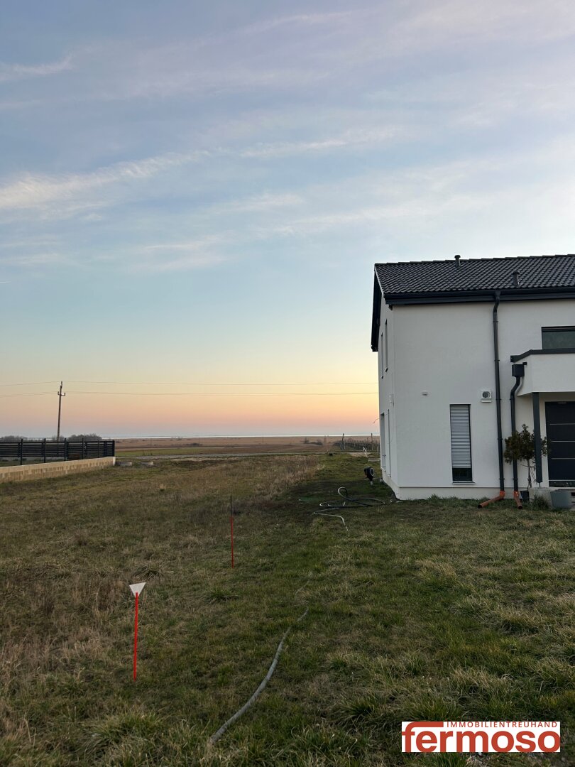 wunderschönes sonniges Baugrundstück mit Seeblick für Ihr Eigenheim am Neusiedlersee