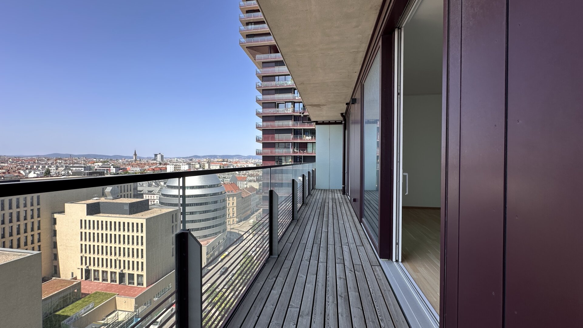 2-Zimmer-Wohnung im TRIIIPLE | 12. Etage | Südwestbalkon | Nähe U3