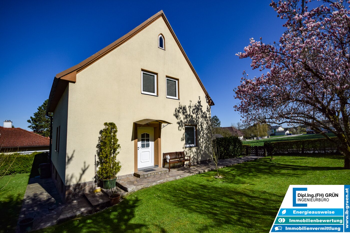 Gepflegtes Mansardenhaus auf Traumgrundstück in Ruhelage zwischen Amstetten und St. Valentin