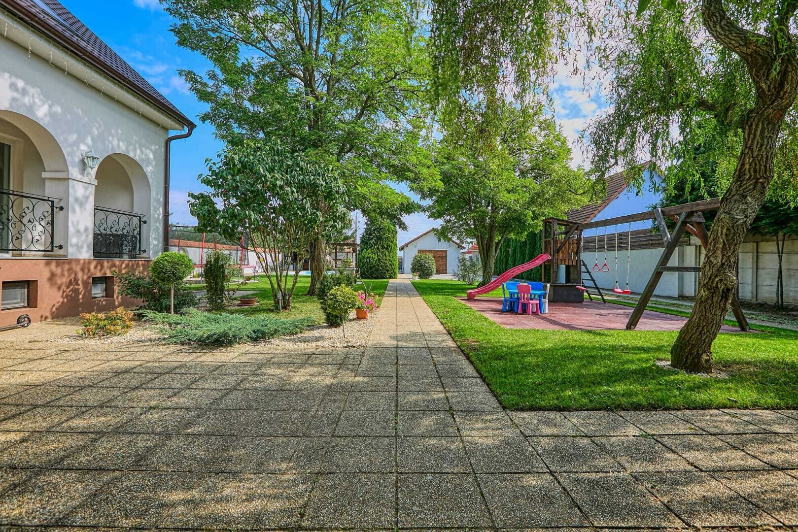 +++ Modernes Einfamilienhaus in Fertőszéplak – Wellness, Wein & Wohnkultur auf höchstem Niveau +++