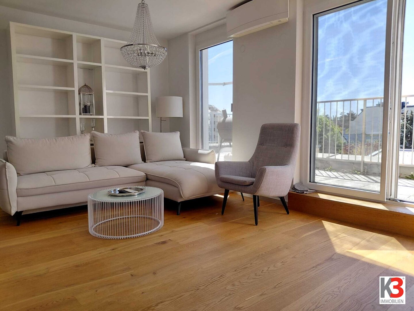 K3 - Dachterrassen- Wohnung mit Parkplatz in angenehmer Wohngegend