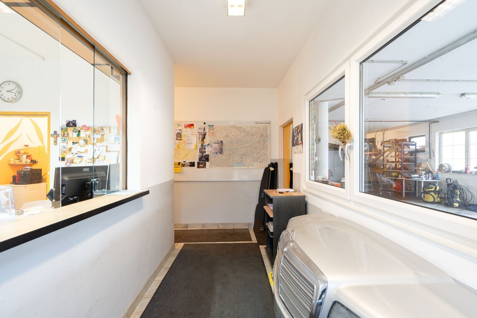 Gewerbeobjekt in Ansfelden: 130 m² Lagerhalle + 50 m² Büro zu mieten