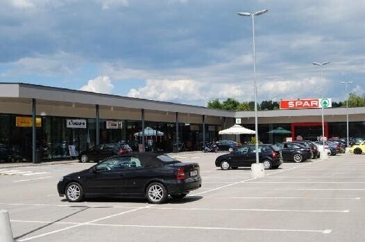 Attraktive Geschäftsfläche im Fachmarktzentrum – 9125 Kühnsdorf
