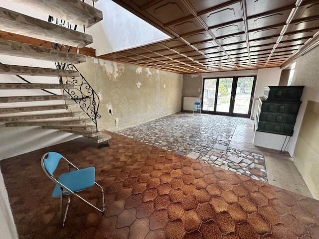 EINFAMILIENHAUS mit POOL und GARTEN auf 1000 m² PACHTGRUND - RENOVIERUNGSBEDÜRFTIG