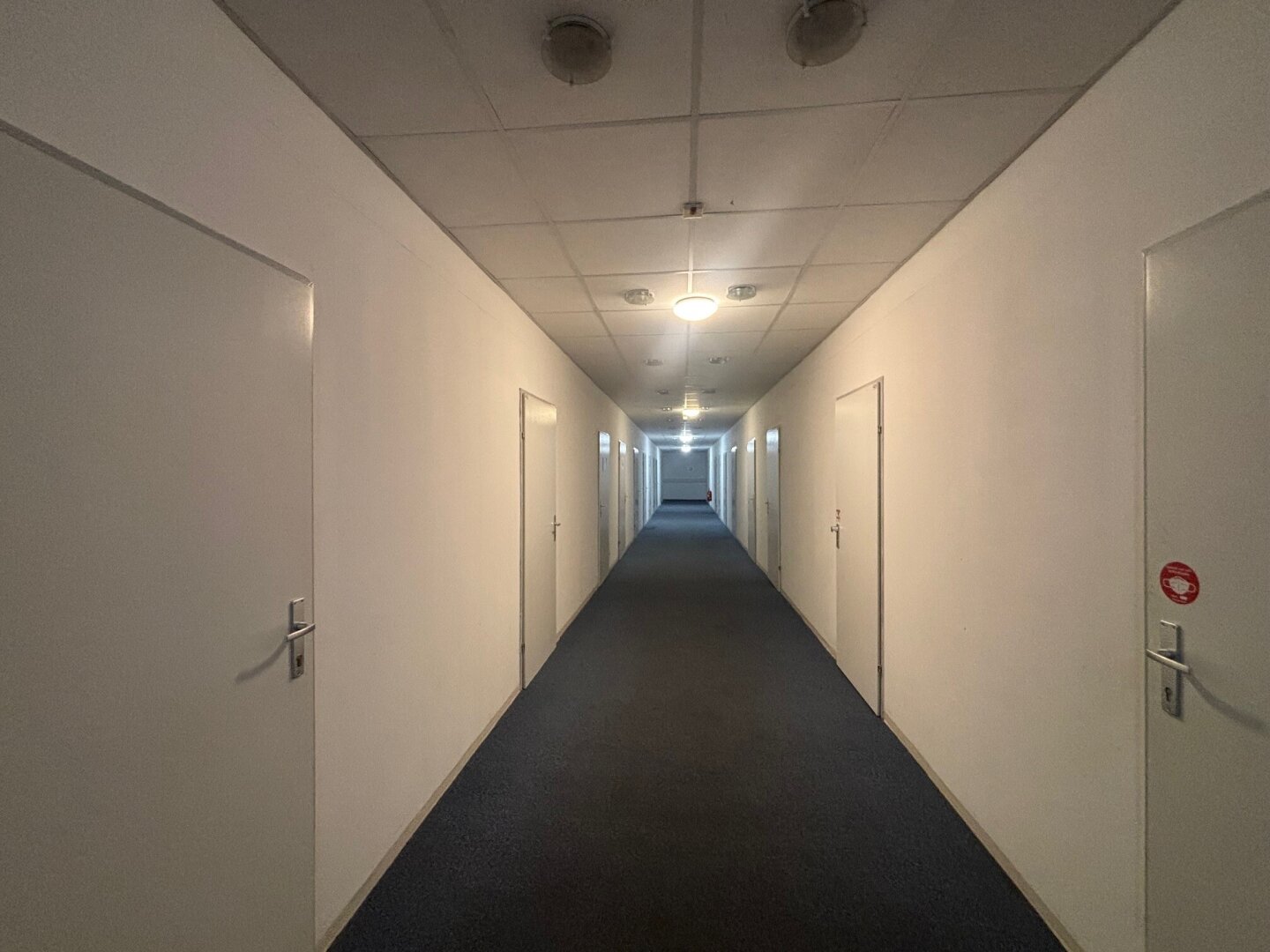 zwei Büroetagen - ca. 10.000 m² - an der U4/U6-Station Längenfeldgasse