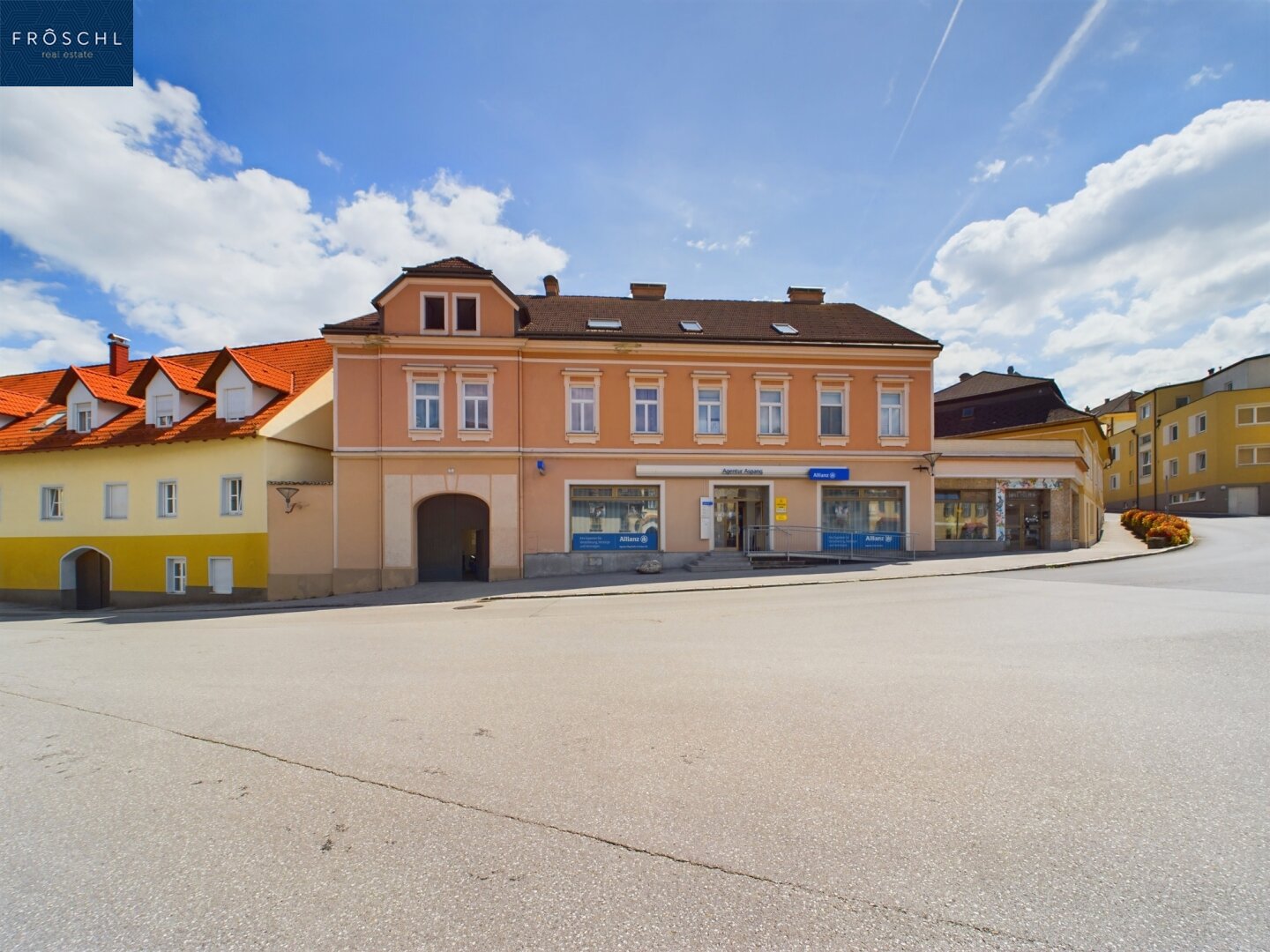 Attraktive Dachgeschosswohnung - SMALL BUDGET u. RENOVIERT im Zentrum Aspang Markt