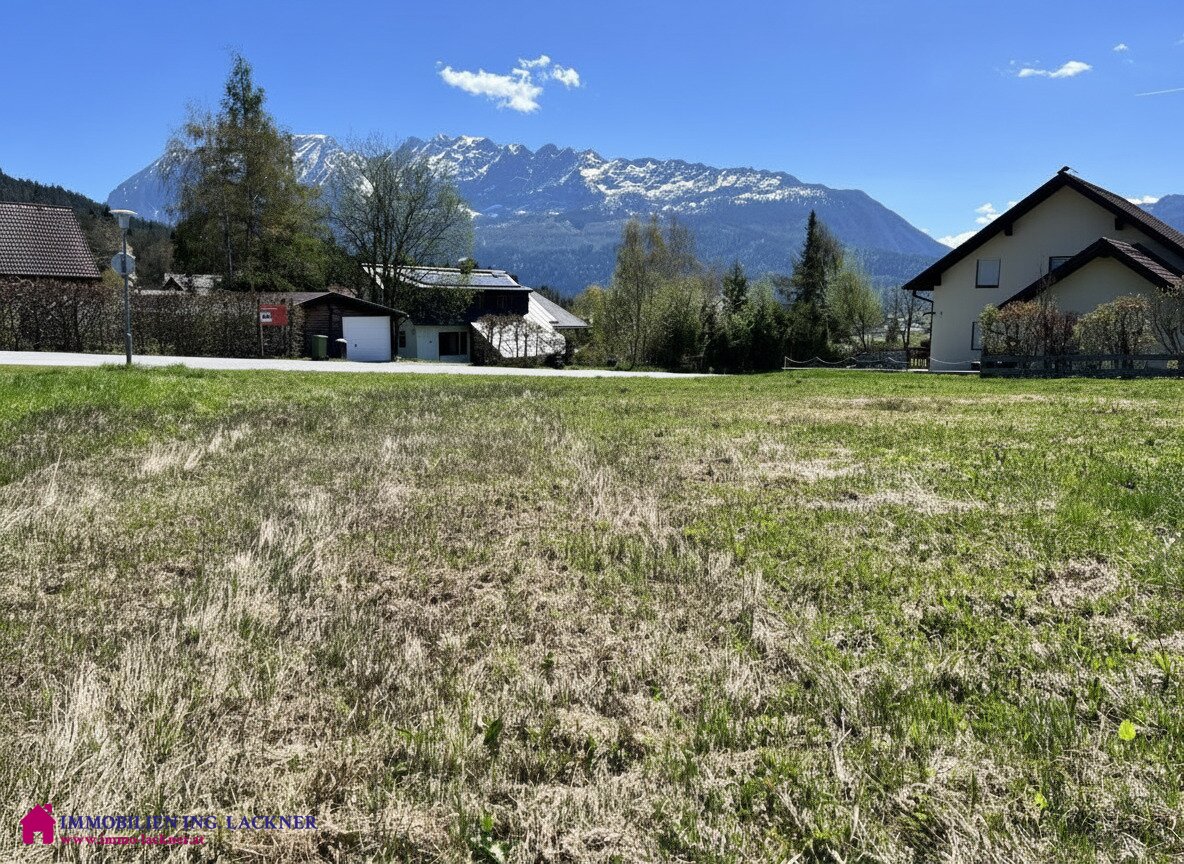 Grundstück mit wunderschönem Ausblick auf den Grimming und die umliegende Bergwelt
