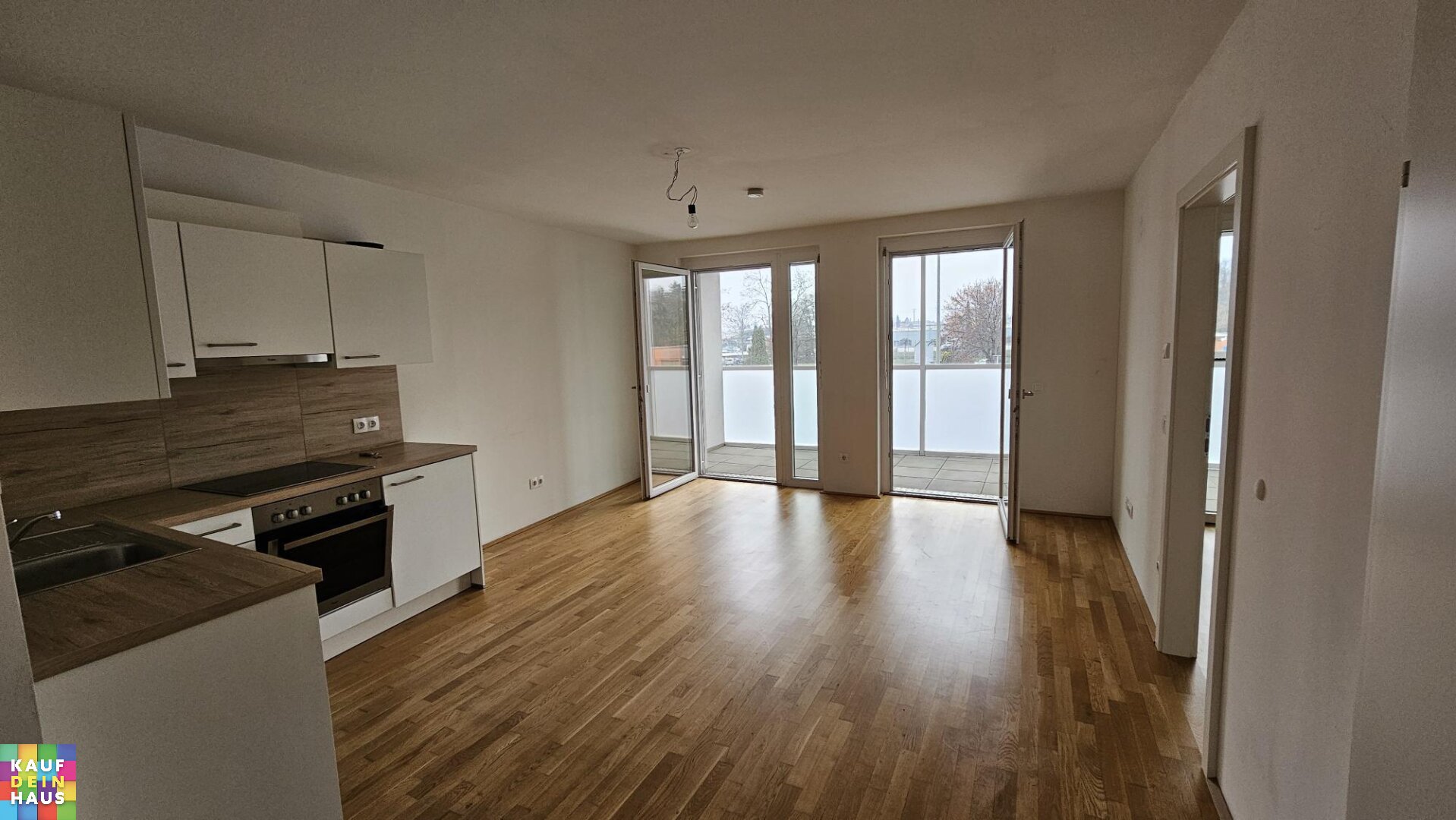3 MONATE MIETFREI! UNBEFRISTETE MIETDAUER - 2 ZIMMERWOHNUNG MIT BALKON UND KÜCHE