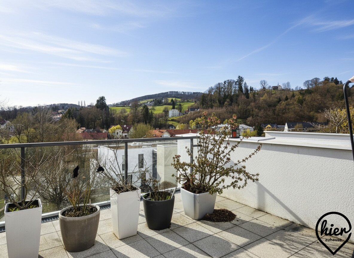 Graz-Mariatrost: Einzigartige Penthouse-Maisonette mit Dachterrasse und Eigengarten sowie Kachelofen