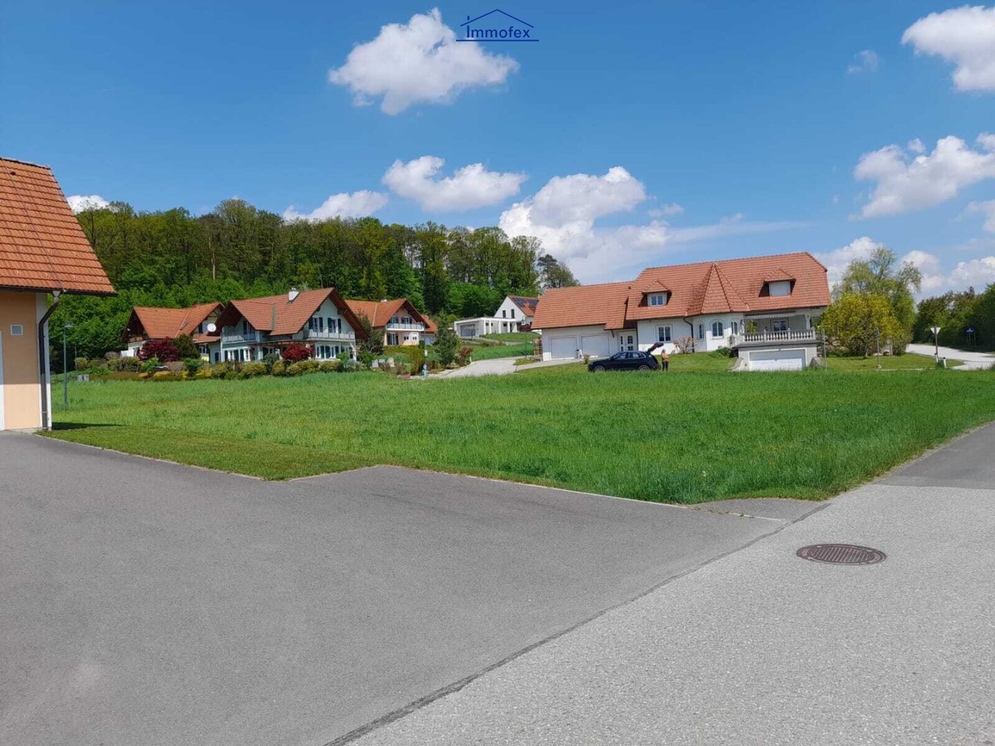 Sonniges, ebenes Baugrundstück in schöner Wohnlage