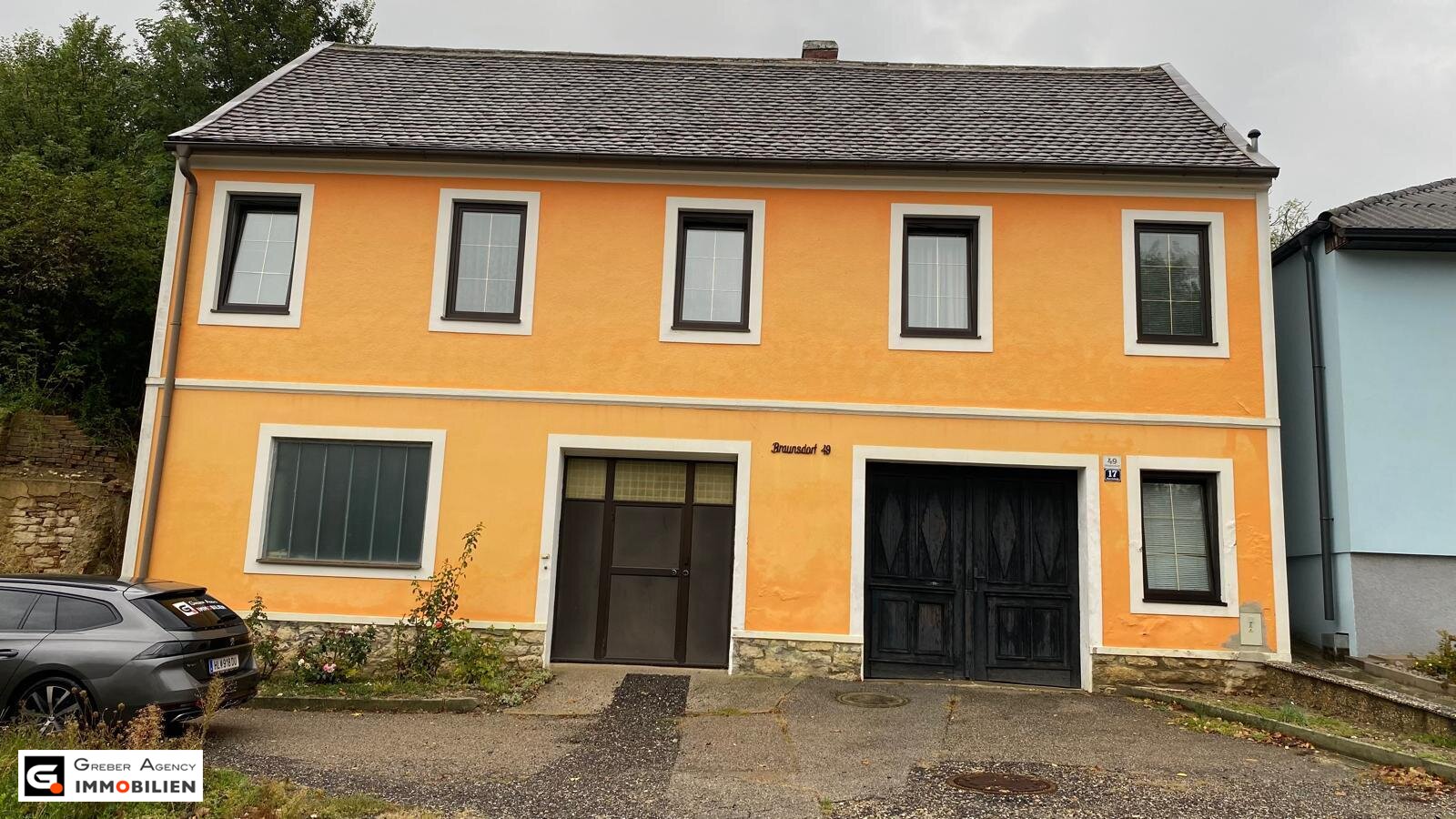 Vielseitiges Zweifamilienhaus in idyllischer Lage - perfekt für individuelle Gestaltung