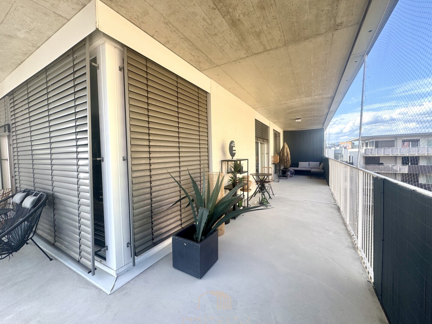 SONNIGER BALKON 33m² : Geräumige 3-Zimmer-Wohnung mit Tiefgaragenparkplatz nähe Murpark - befristet vermietet!