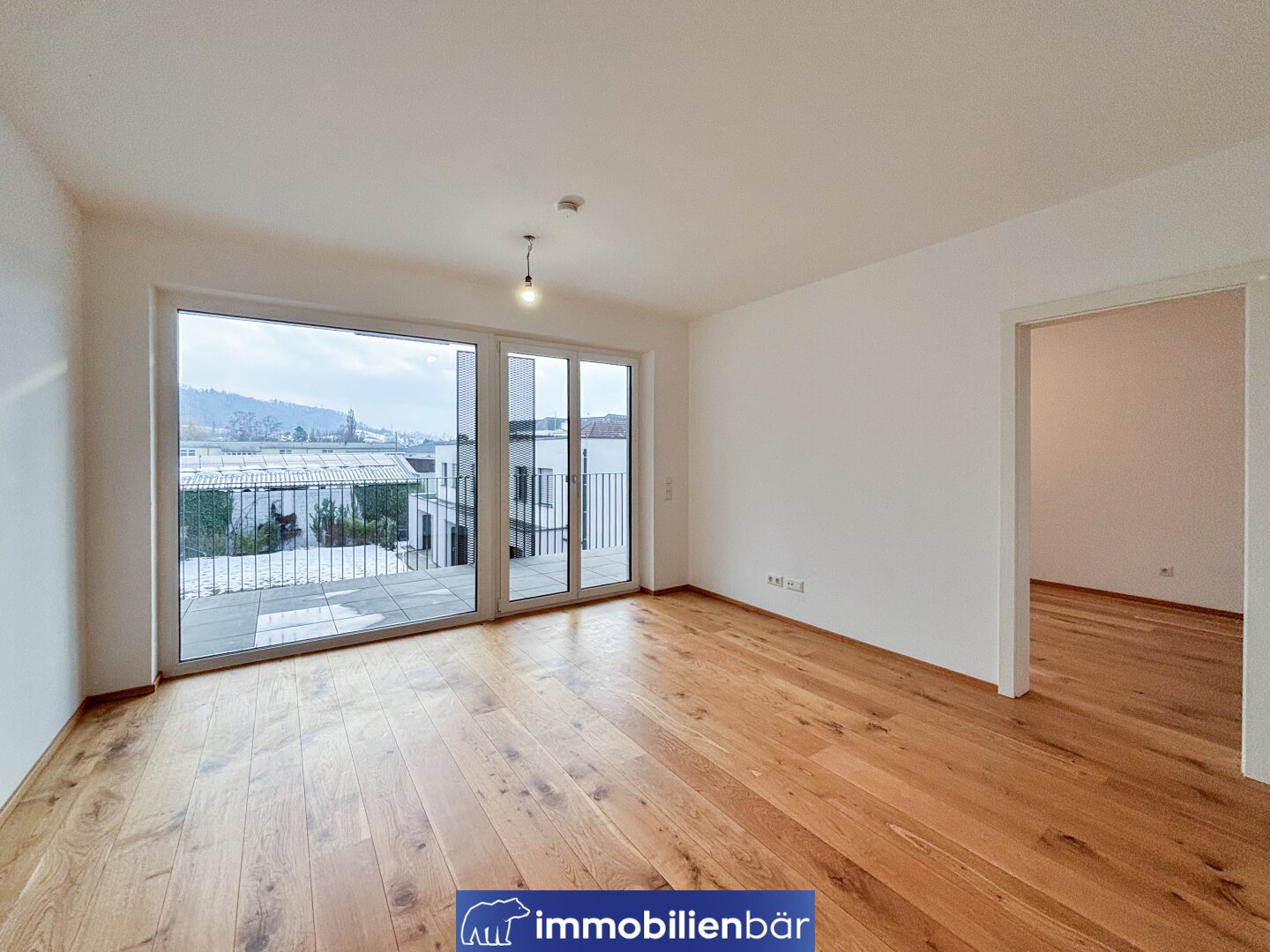 Moderne 2-Zimmer-Wohnung mit großzügiger Loggia & TG-Stellplatz