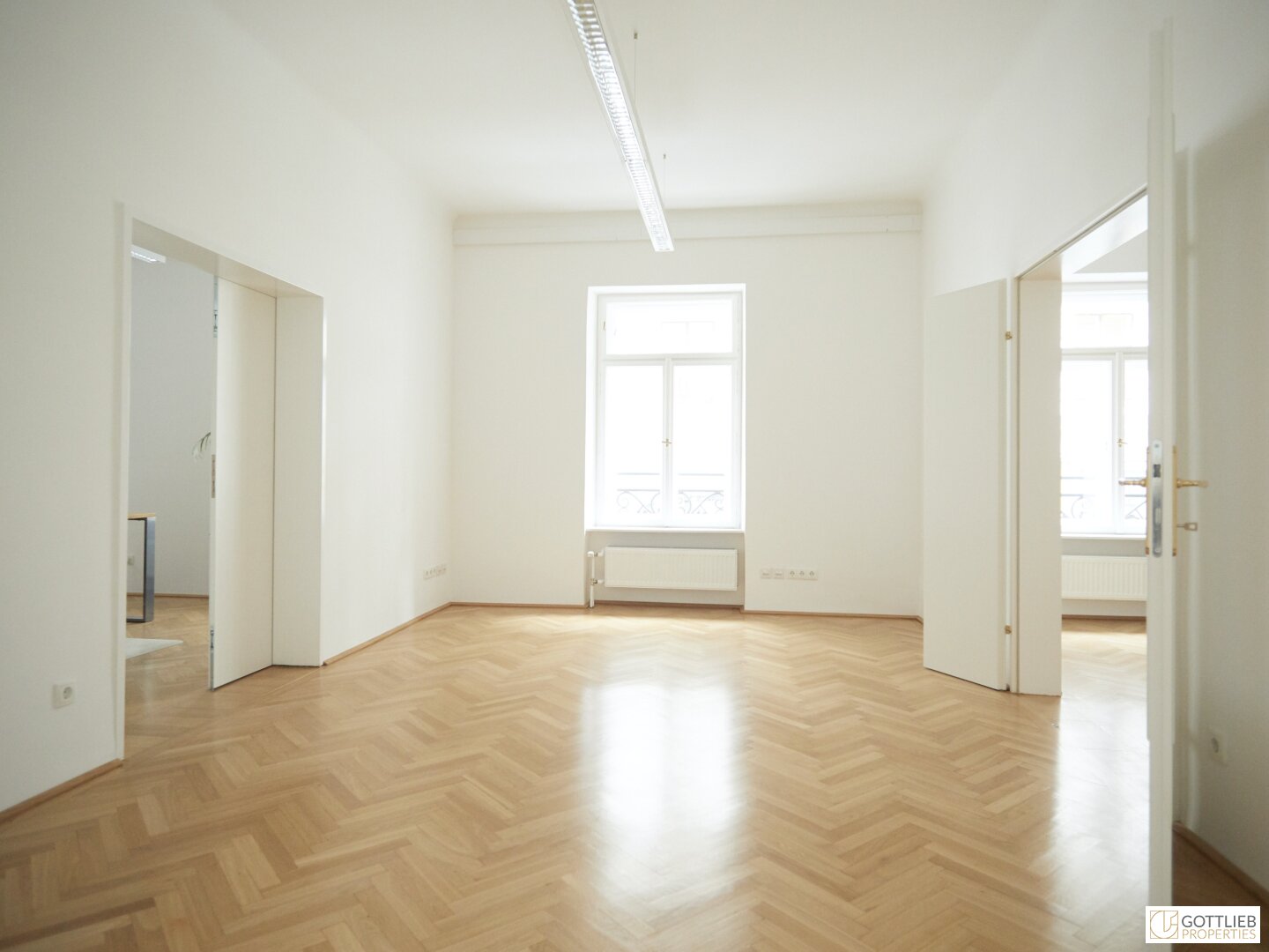 Bestlage und provisionsfrei bei Albertina! Unbefristetes Büro-Sharing mit 2 bzw. optional 3 Zimmern in repäsentativem Stilaltbau