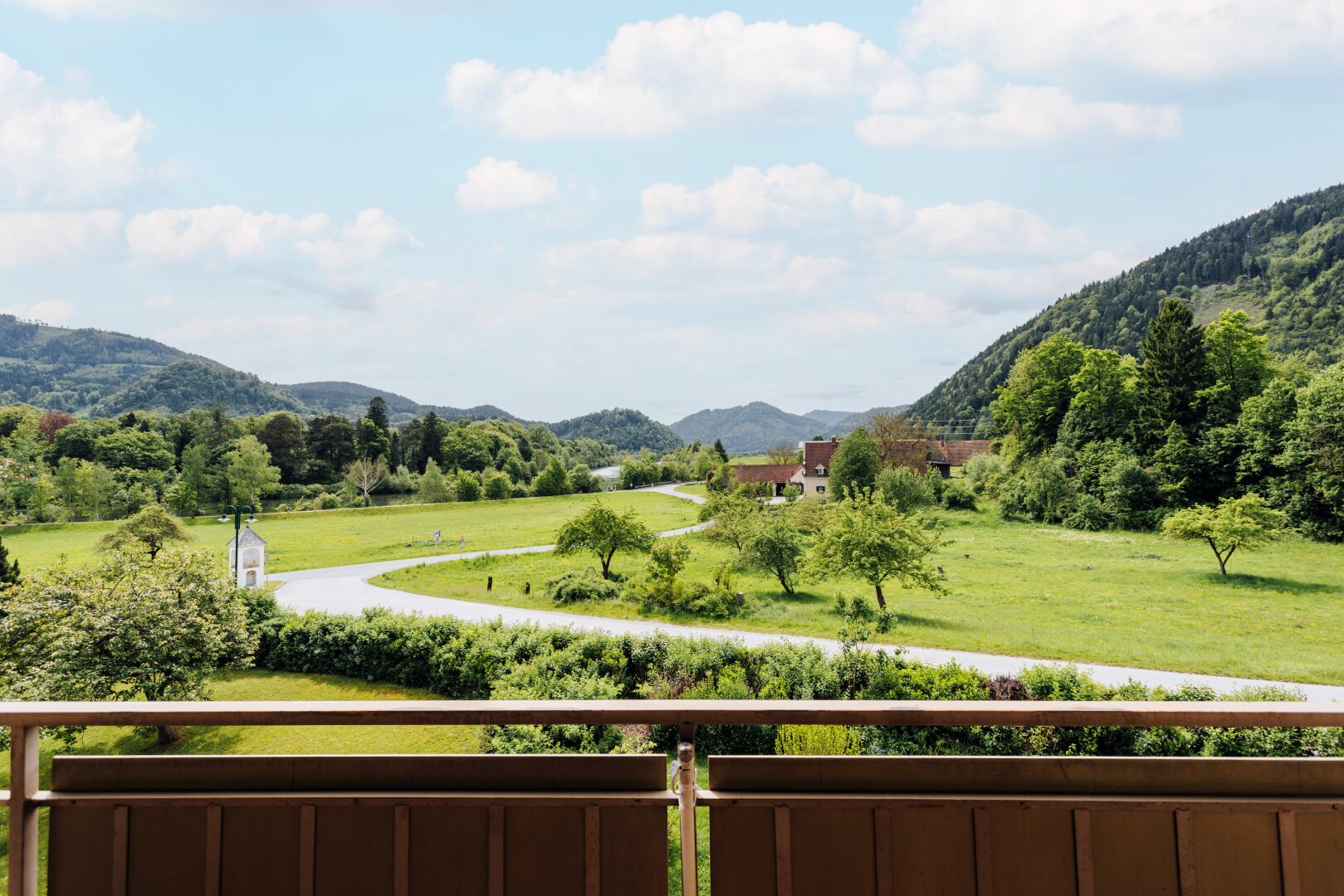 Ihr Zuhause mit Weitblick: Gepflegte 3 Zimmer-Eigentumswohnung mit Tiefgarage!