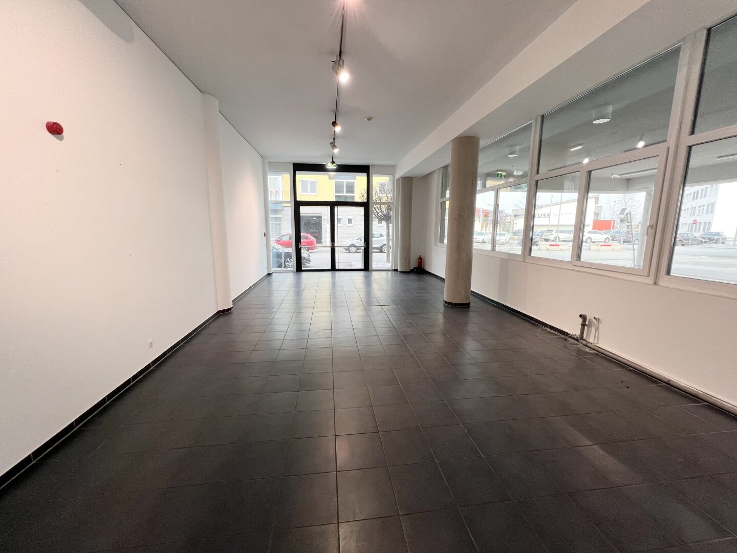 Universelle Gewerberäume/ Geschäfte/Büros in zentraler Lage in Seiersberg