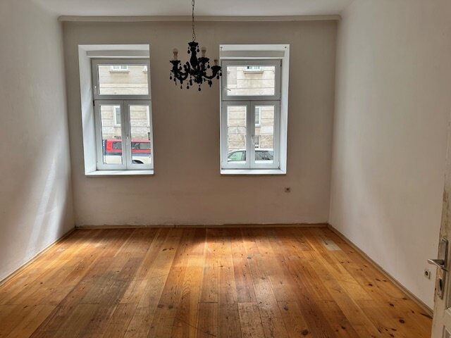 Sanierungsbedürftige 1-Zimmer-Wohnung nahe S-Bahn Station