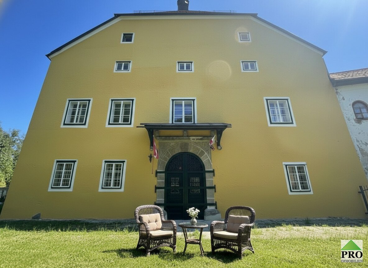 Romantisches Schloss in Oberösterreich nahe der BRD Grenze und Salzburg zu verkaufen,  auch für Pferdehaltung geeignet!