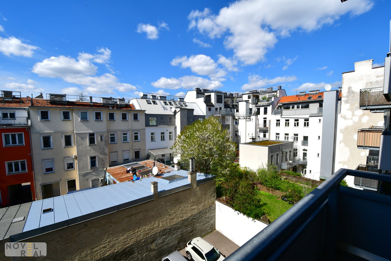 NAHE THALIASTRASSE - RUHIGE, RENOVIERTE 3-ZIMMER WOHNUNG MIT GROSSER LOGGIA