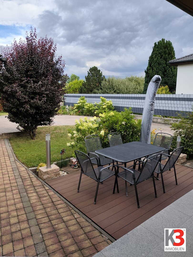 K3 - Tolle Liegenschaft mit Wintergarten, Traumgarten und Doppelgarage in absoluter Ruhelage