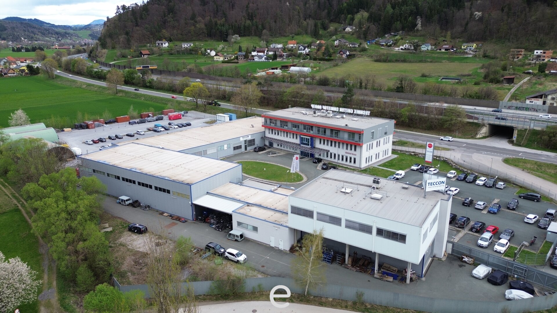 Büro und Produktionsstätte mit Hallengebäuden in Gratkorn zu kaufen!