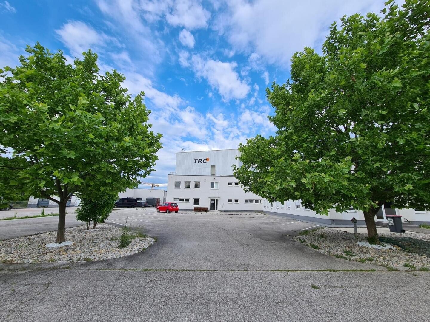 Werkstatt/Lager/Büro im Gewerbegebiet, 8 Minuten zum Zentrum von Wiener Neustadt