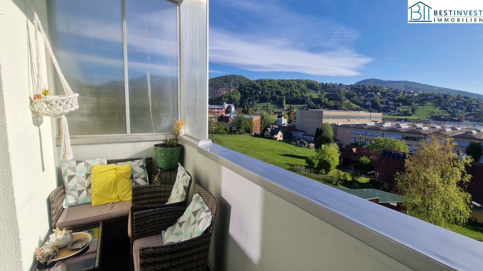 Moderne 3-Zi. mit Balkon & Wintergarten im Zentrum