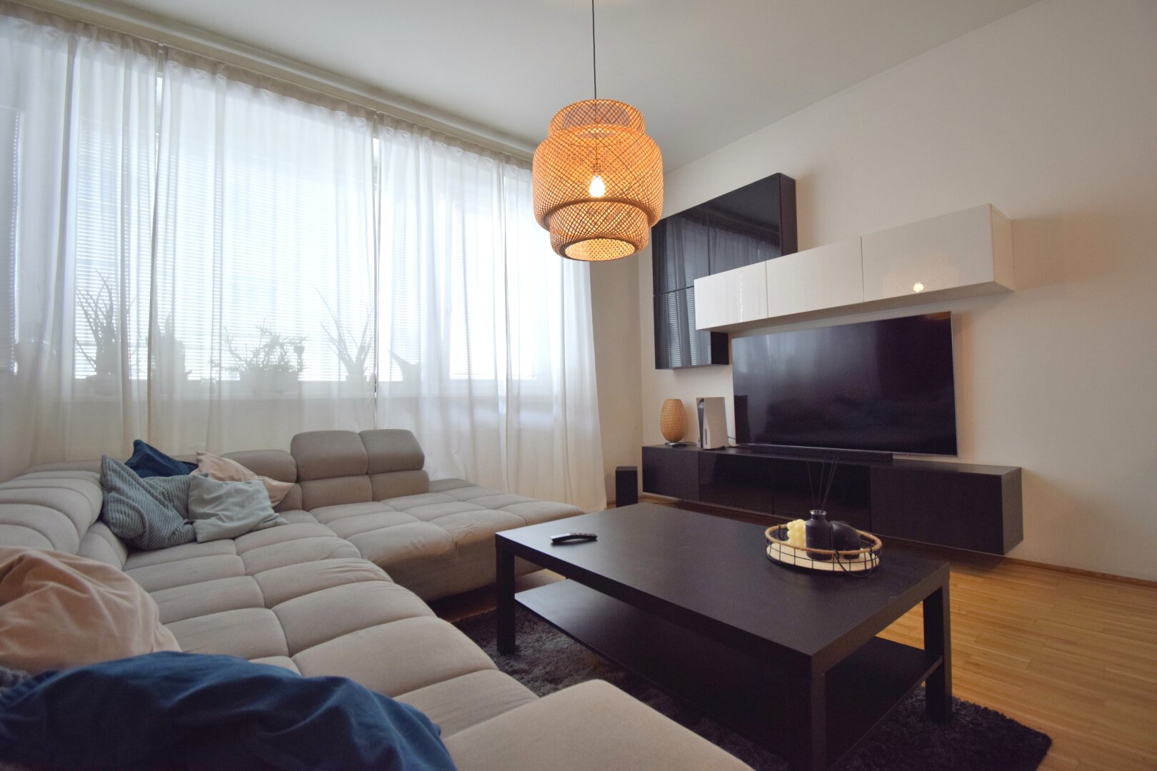 Helle 2 Zimmerwohnung mit BALKON