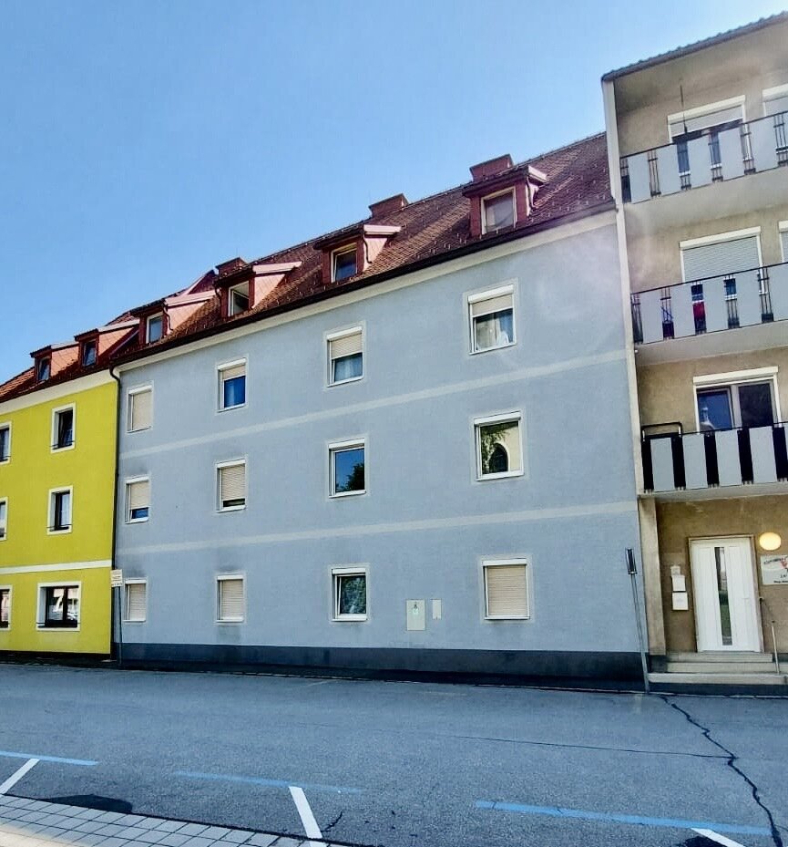 Investition für Anleger: Zinshaus mit 8 Wohnungen und 2 Garagen in Zeltweg, Steiermark