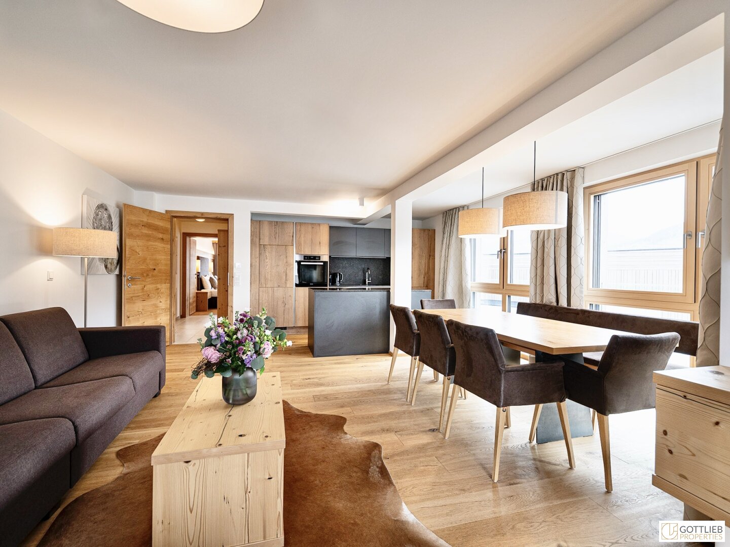 Bestlage Pinzgau mit ca. 6% Rendite! Sonniges 4-Zimmer-Apartment mit zwei Terrassen sowie Aussenpool