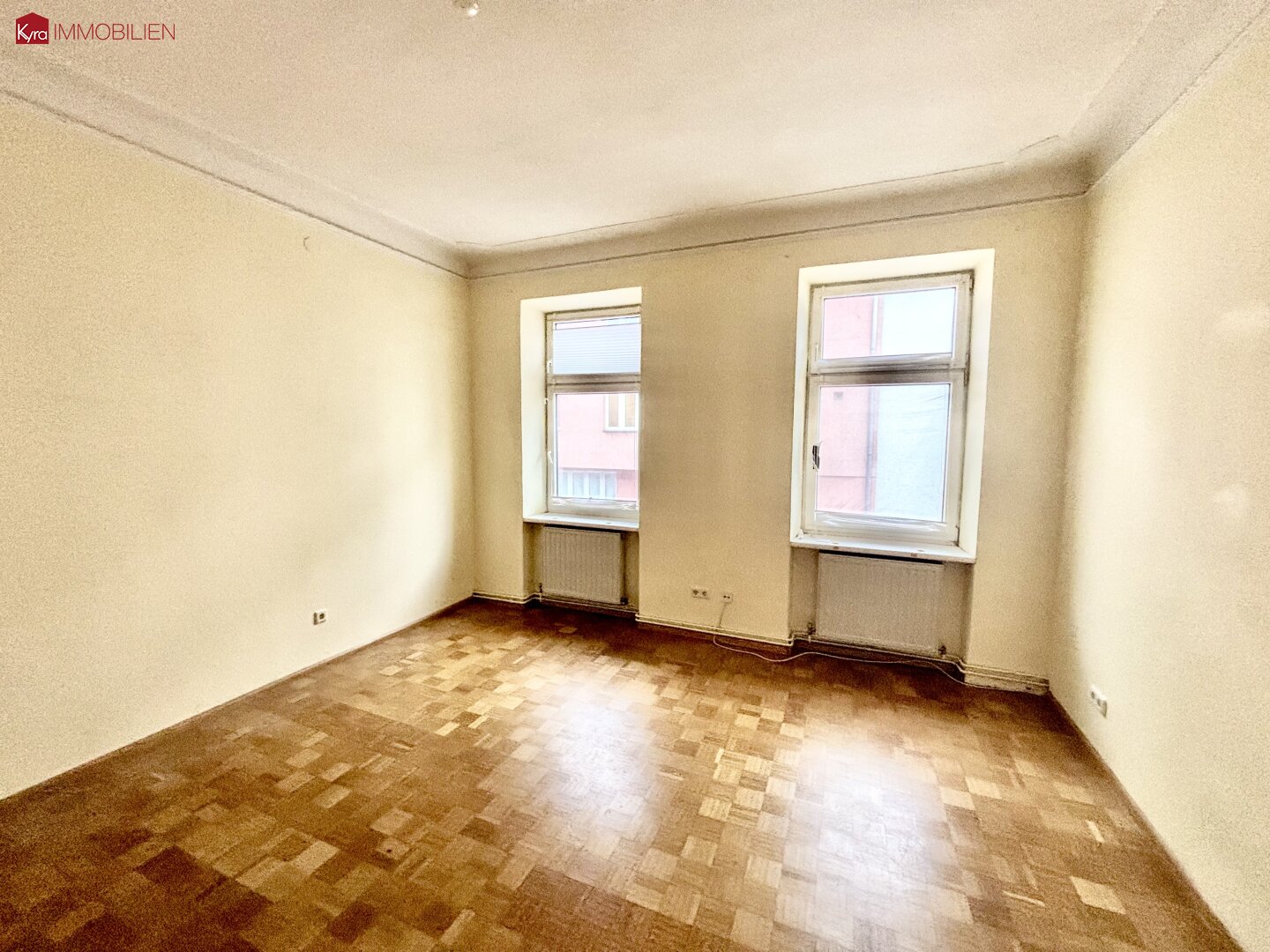 2 Zimmer Altbauwohnung im 14ten - Bieterverfahren!